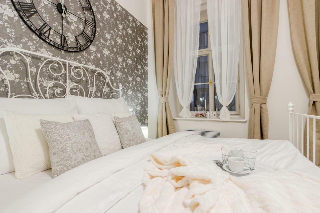 Prague Apt Near Charles Bridge By Michal&Friends Exteriér fotografie