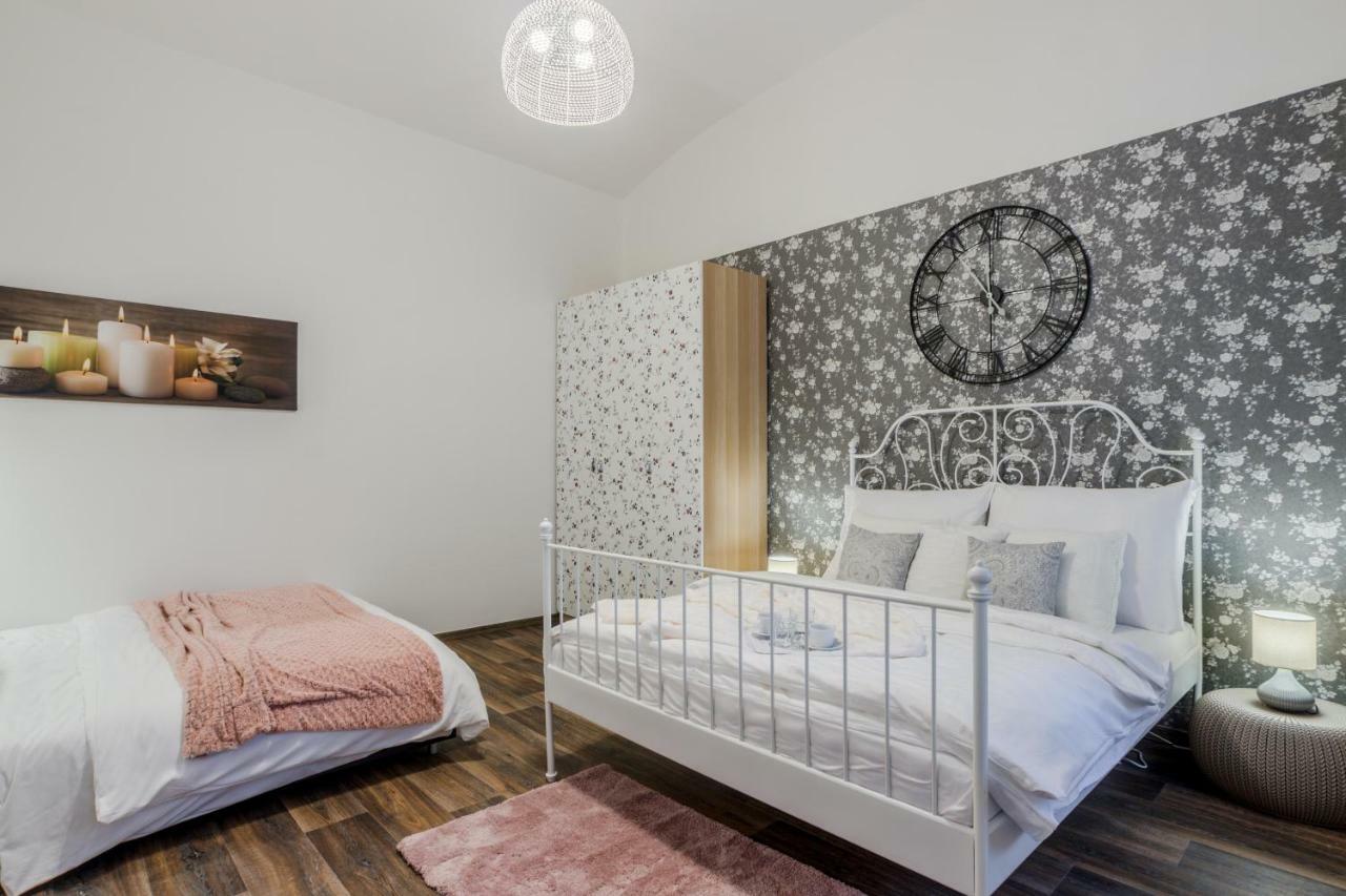 Prague Apt Near Charles Bridge By Michal&Friends Exteriér fotografie