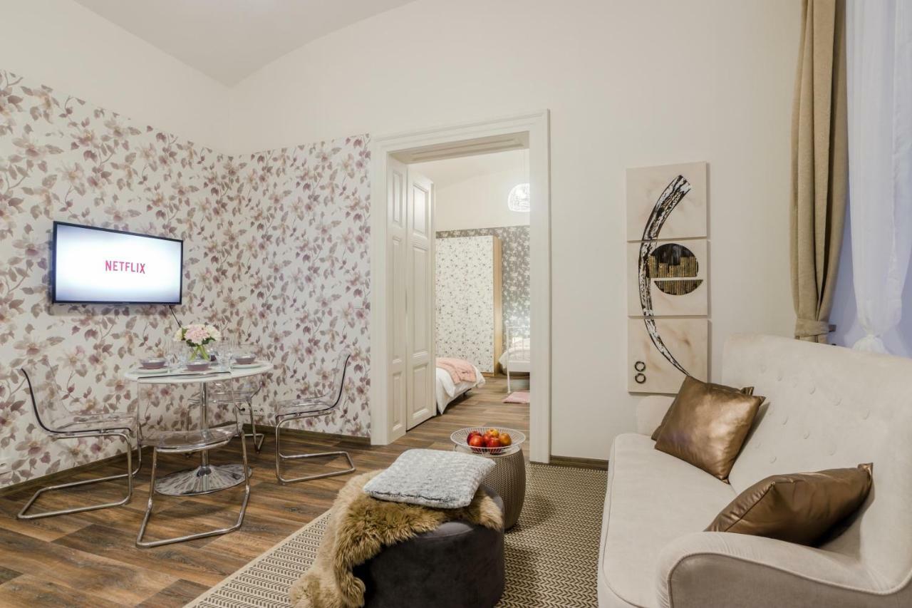 Prague Apt Near Charles Bridge By Michal&Friends Exteriér fotografie